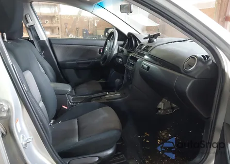 2006 Mazda Mazda3 I from USA, damaged, VIN JM1BK32F261535100